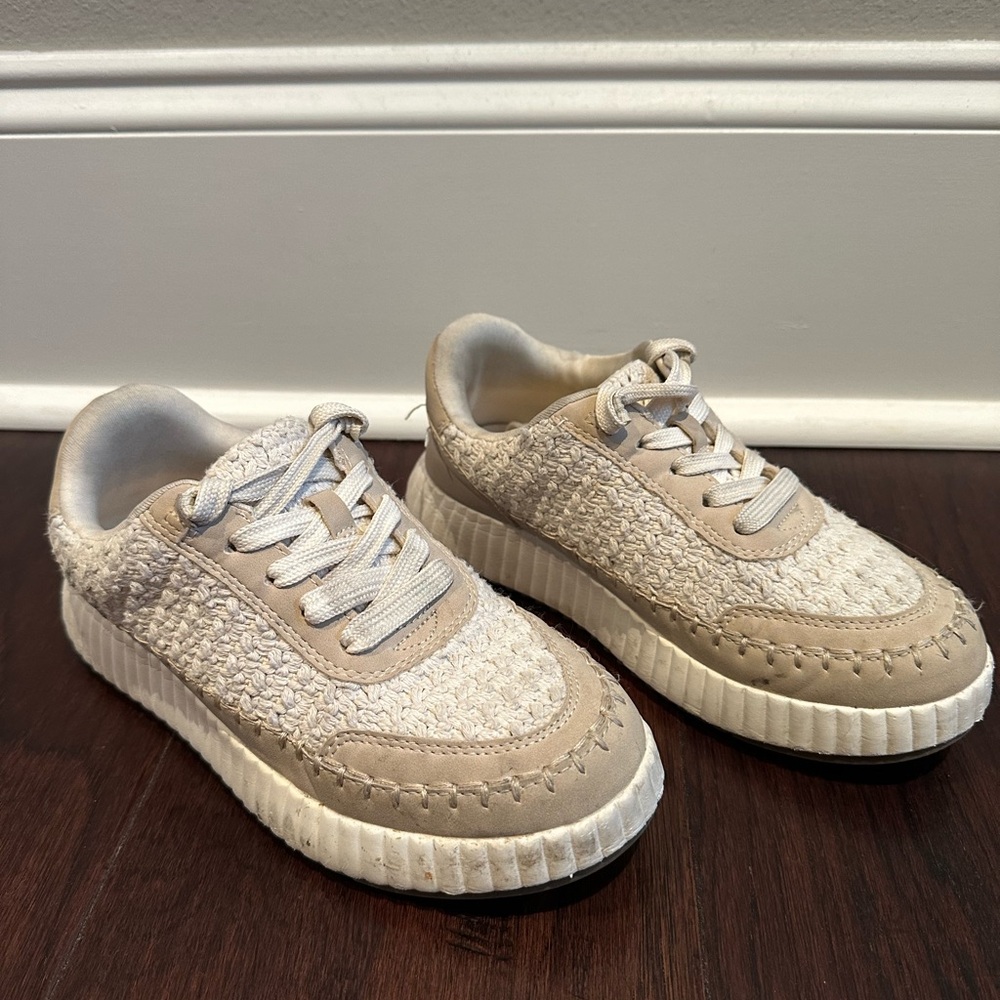 Dolce Vita Kids Sneakers in Cream and White